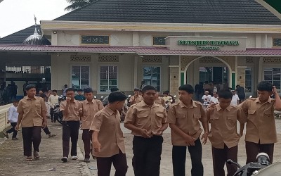 Sholat Jum'at Bersama Perdana MTsN 3 Tanah Datar